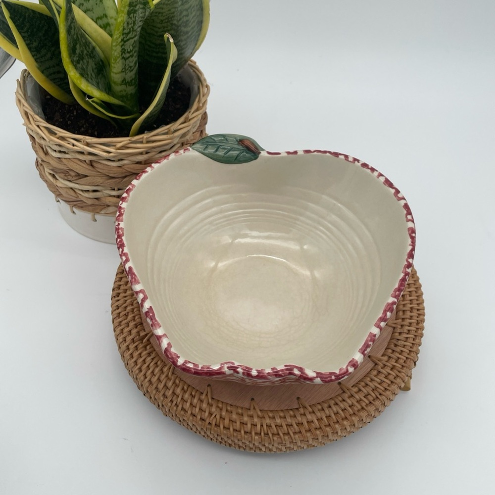 Vtg Apple Shaped Red White Spongeware Bowl